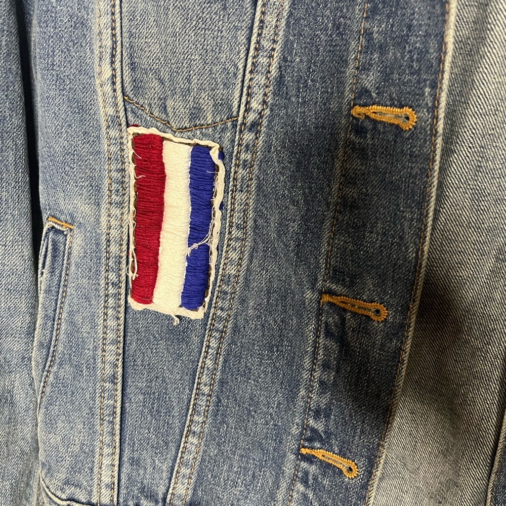 GAP 1969 Distressed Denim Trucker Jacket Unique Custom Patchwork Women’s Size XS - Picture 4 of 7